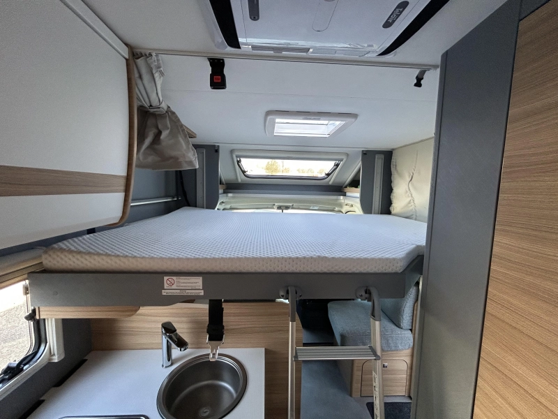 Dethleffs Just 90 T 6812 EB Lit relevable + Climatisation photo: 13