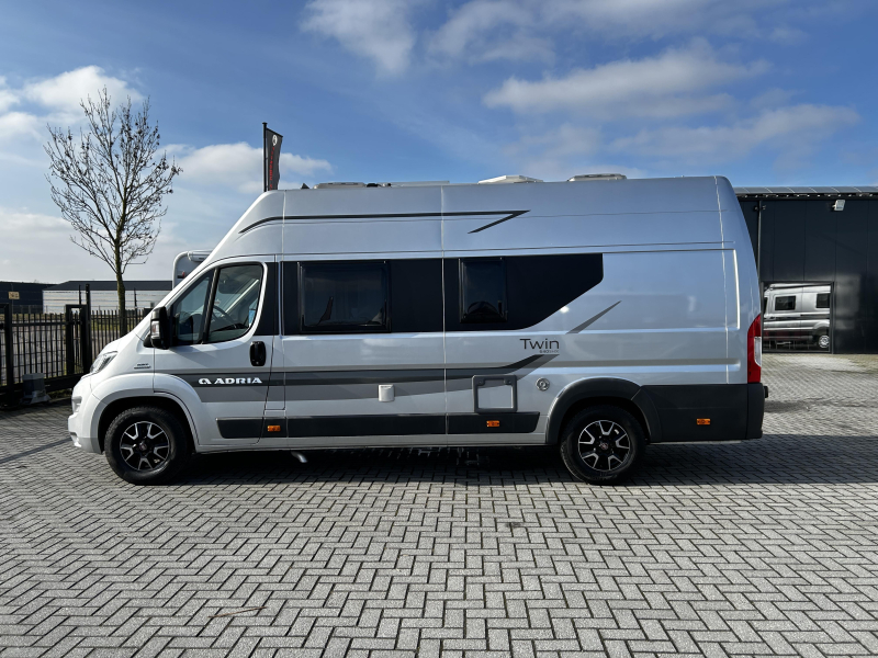 Adria Twin 640 SHX Dwarsbed/unieke indeling  foto: 4