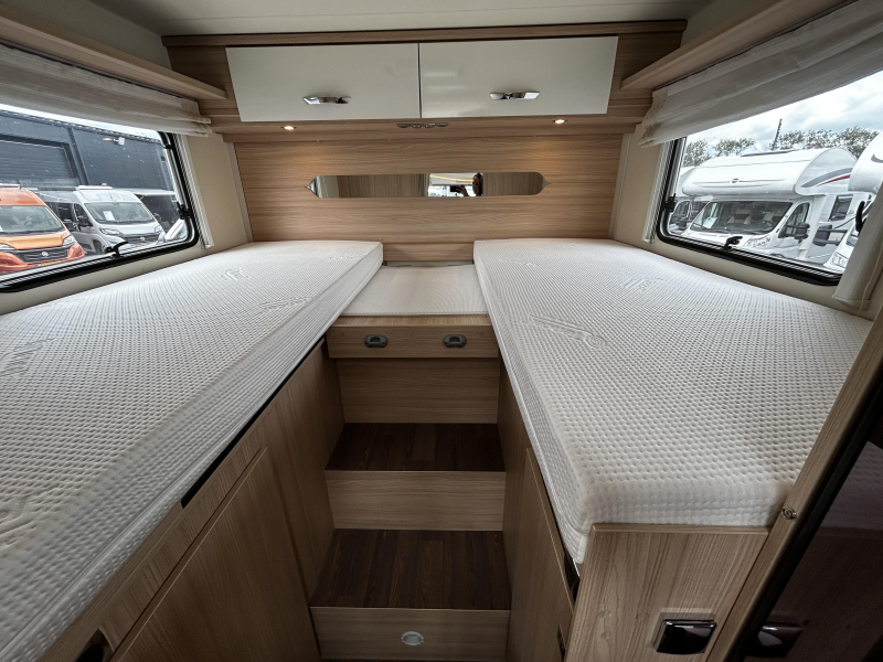 B&uuml;rstner Lyseo Time I 690 G Single beds/Automatic! photo: 10