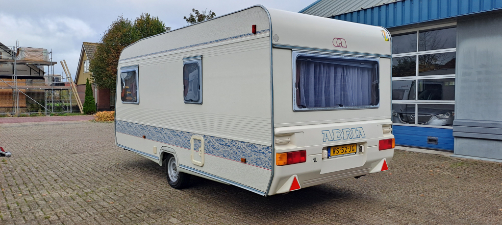 Caravan ADRIA Unica 461 Met voortent en inboedel! 5 pers