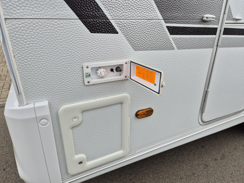 Weinsberg CaraTwo 390 QD  foto: 8