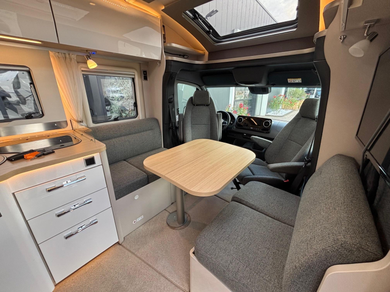 Hymer Tramp 685 topstaat face to face zit  foto: 1