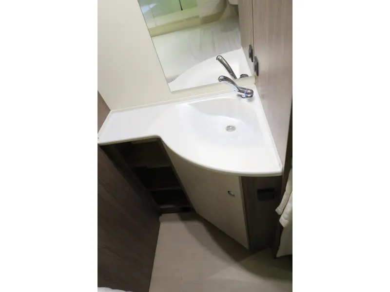 Bürstner IC Line 450 TS +MOVER+VOORTENT  foto: 10