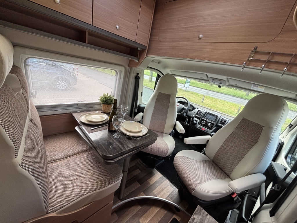 Knaus BOXSTAR FREEWAY 630 CAMAS INDIVIDUALES 2.18M ALTURA INTERIOR foto: 1