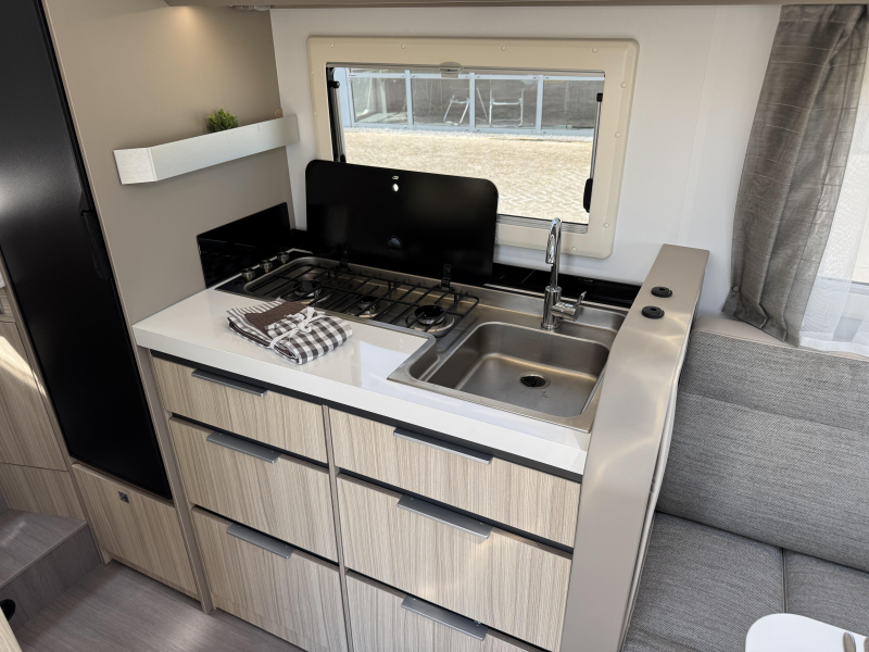 Adria Compact Axess DL Automaat 180PK  foto: 15