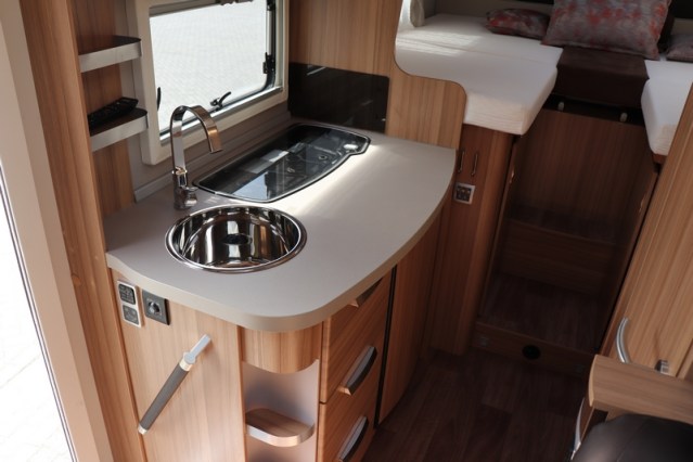 9-speed AUTOMATIC Knaus Platinum Edition Sun TI 650 flat floor single beds (80 photo: 37