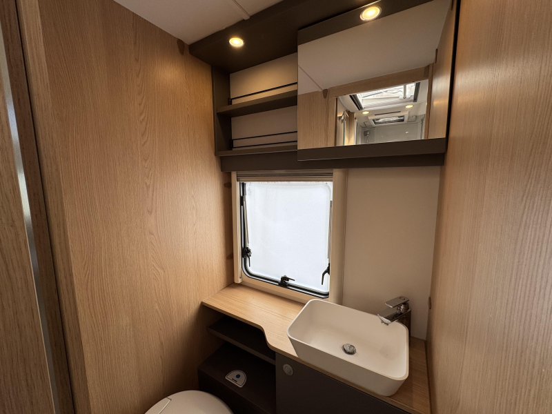 LMC Tourer Lift H 730 G photo: 15