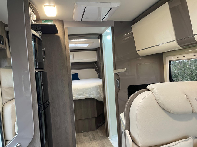 Mobilvetta K-SILVER I-59 Euro 6 Cama Queen + Cama abatible, Aire acondicionado, TV, Portabicicletas foto: 14