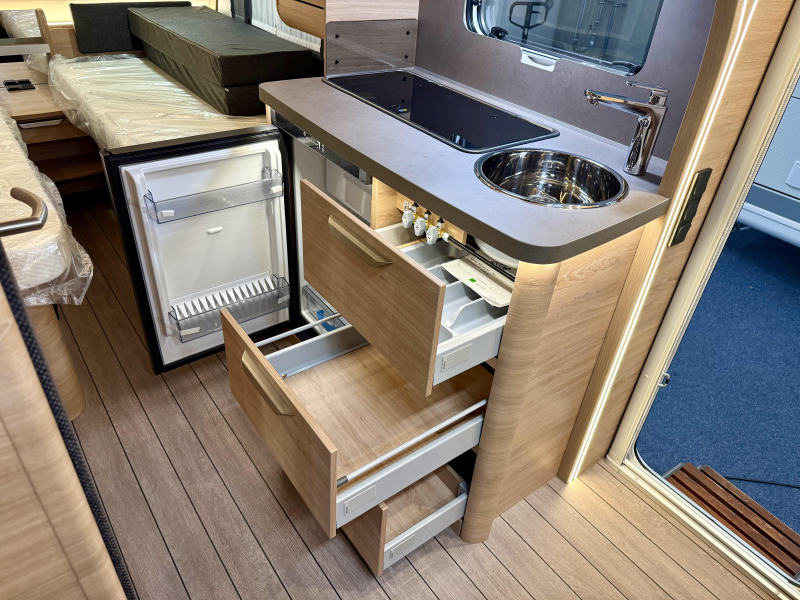 Knaus Sudwind Black Selection 460 EU &iexcl;Acci&oacute;n de aire acondicionado de verano! foto: 18