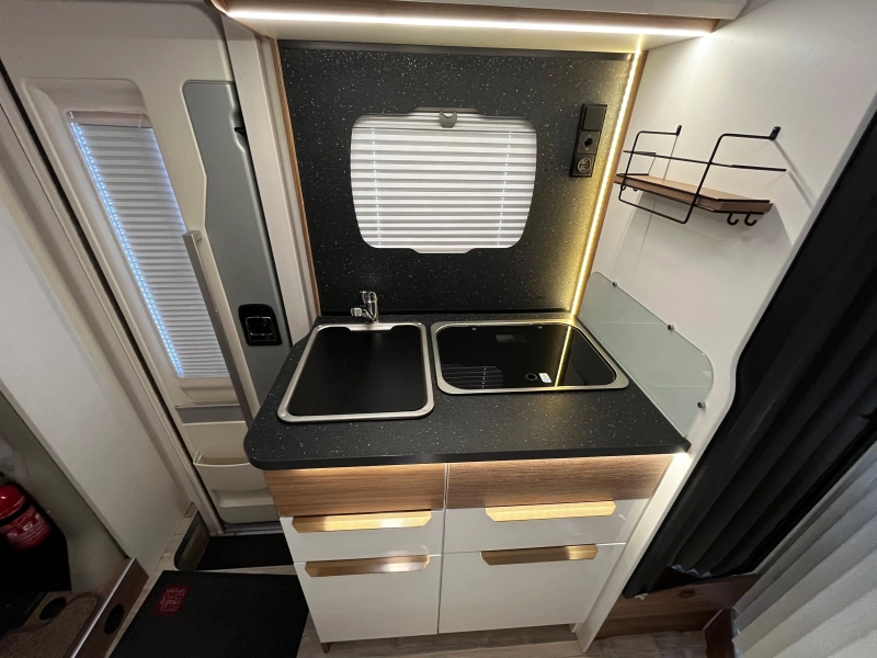 Pilote P 650 GJ Camper, low single beds photo: 6