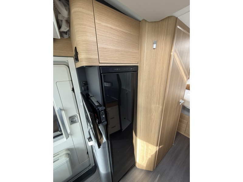 Adria Matrix Plus 670 SC Queensbed - AUTOMAAT  foto: 14