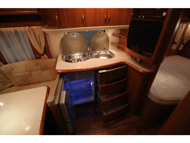 Hobby Excellent 460 UFE Mover Voortent Fietsenrek  foto: 13