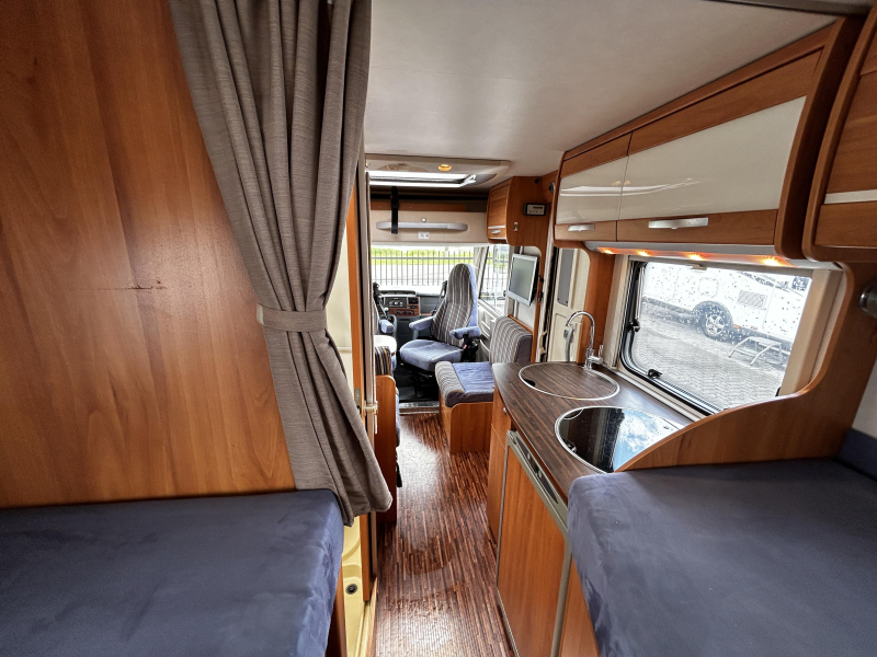 Hymer Exsis 562 Enkele-bedden/2009/Airco!  foto: 8