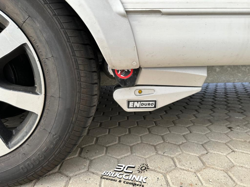 Hobby Prestige 540 UL SINGLE BED MOVER AWNING photo: 8