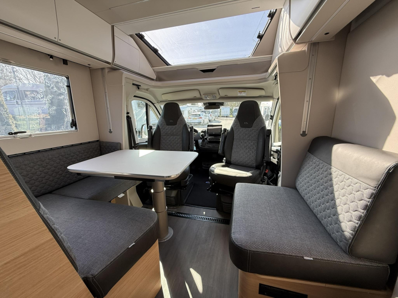 Adria Matrix Plus 670 SL Familiecamper Automaat  foto: 12