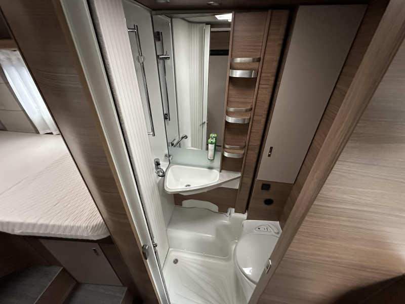 Knaus L!ve I 650 MEG AUTOM&Aacute;TICA 180CV foto: 14
