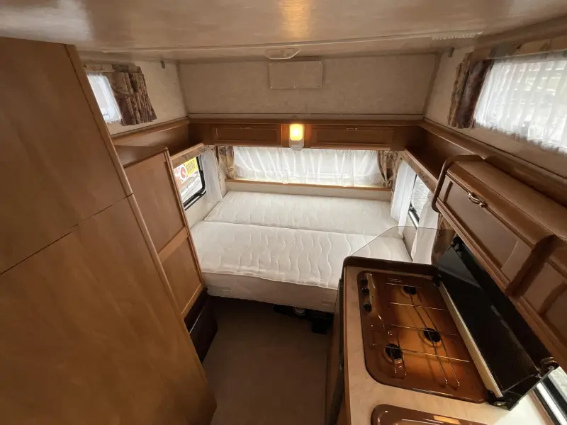 Rapido Club 39 T HEFDAK-VOORTENT 