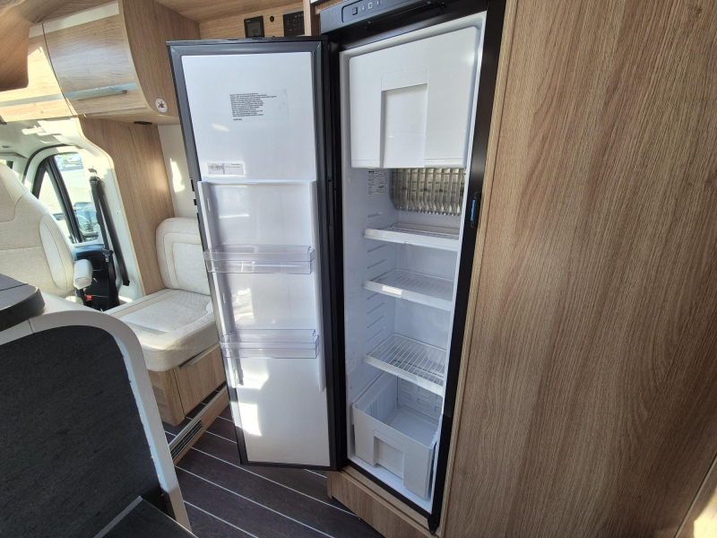 Knaus Sky TI 700 MEG 180pk autom 2 aircos E84  foto: 9