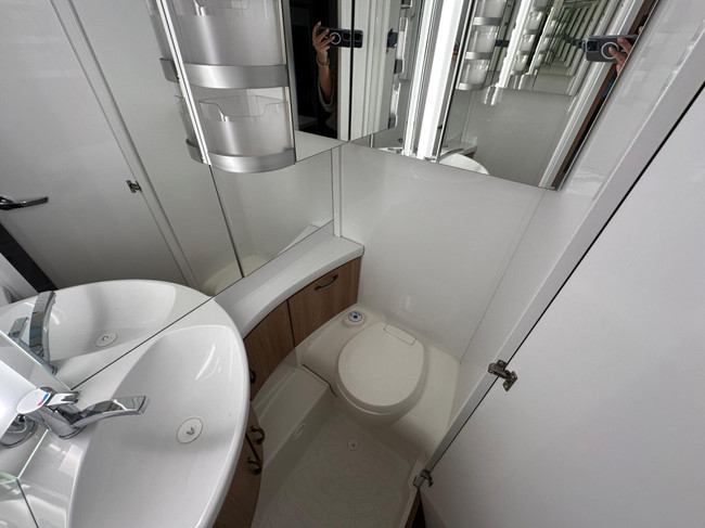Hobby De Luxe 440 SF photo: 8