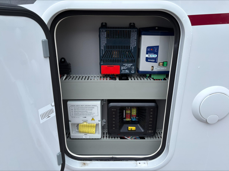 Rapido 896 F Heavy chassis + Automatik Foto: 22
