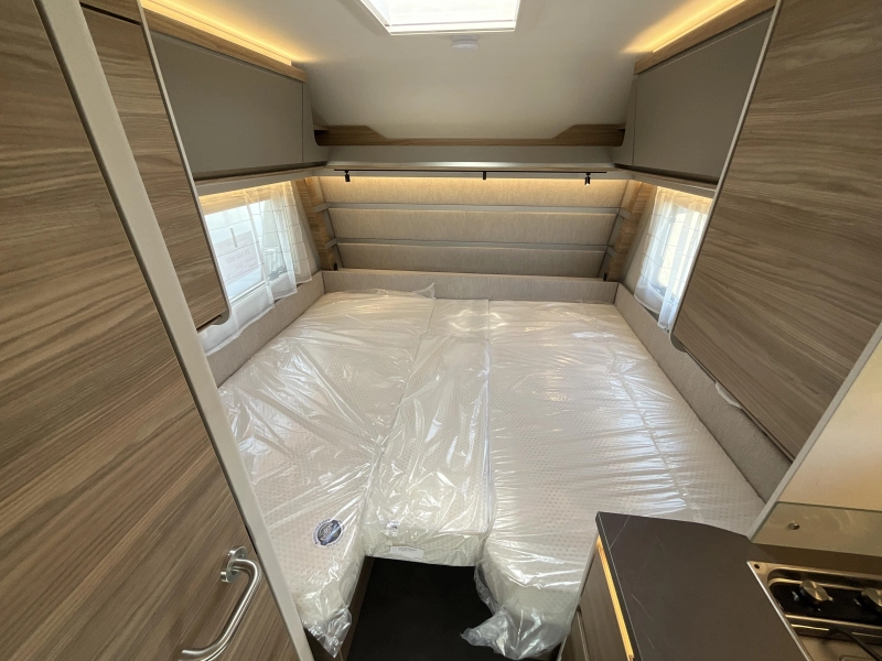 Dethleffs Nomad 460 EL MOVER-LUIFEL-NIEUW MODEL foto: 12