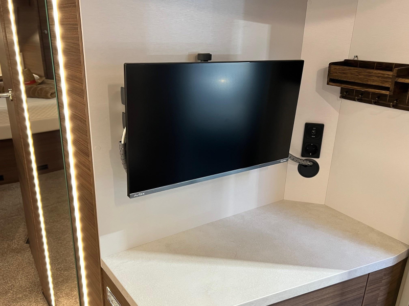 Tabbert Puccini 685 DF queensbed, mover, airco  foto: 11