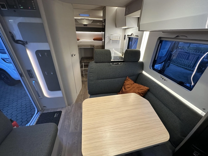 Hymer Tramp S 585 HEFBED + LENGTE BEDDEN  foto: 3