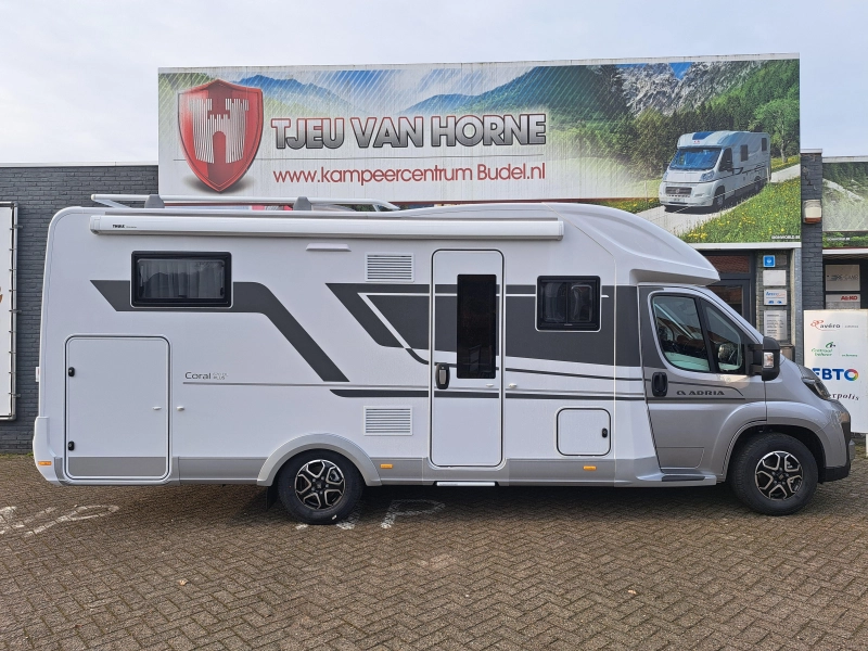 Adria Coral Plus 670 DL foto: 1