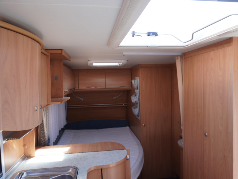 Bürstner Ventana 460 TS MET MOVER EN VOORTENT  foto: 3