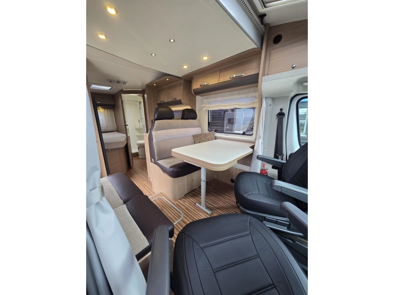 Adria Matrix Axess 650 SF b.j 2013 Gezin Camper  foto: 13
