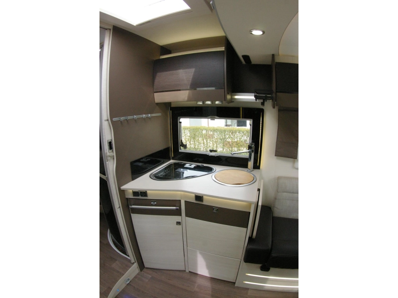 Chausson Welcome 738 XLB Queensbed, Hefbed, Garage  foto: 6