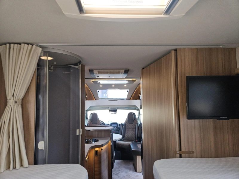 Knaus Sun Ti 700 MEG Full options / New condition photo: 13