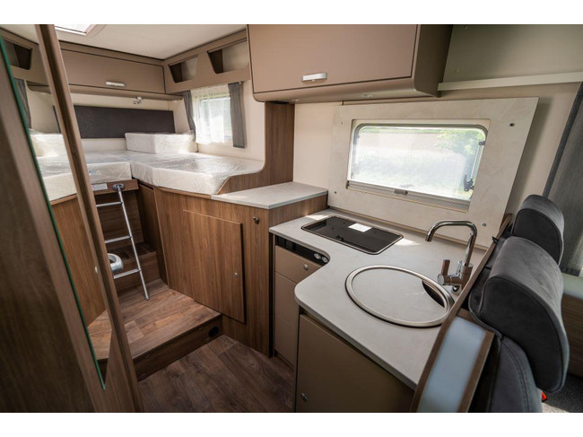 Carado T 338 Teilintegriert | Automatik | 2x Klimaanlage | Markise | R&uuml;ckfahrkamera Foto: 9