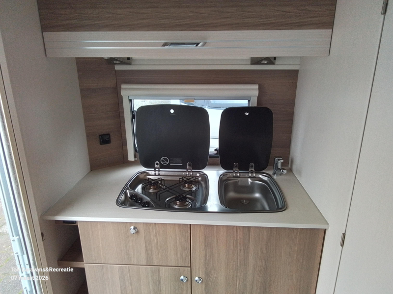 Dethleffs C'Joy 420 QSH Completo con cama transversal foto: 6
