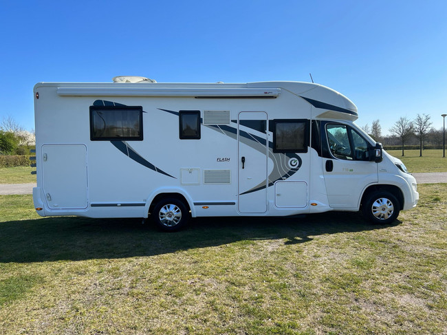 Chausson 718 EB 2.3 131 PK Fiat Ducato Half-Integraal Camper QUEENS BED IN Hoogte verstelbaar foto: 8