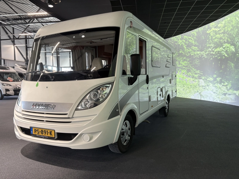 Hymer Exsis-I 474 zonnepaneel / bearlock  foto: 2