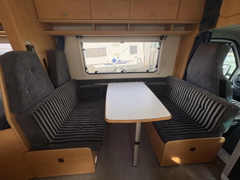 Dethleffs Advantage 6241 T FaceToFace,Vastbed,Luifel  foto: 8