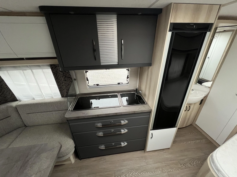 Hobby De Luxe 460 UFE  foto: 6