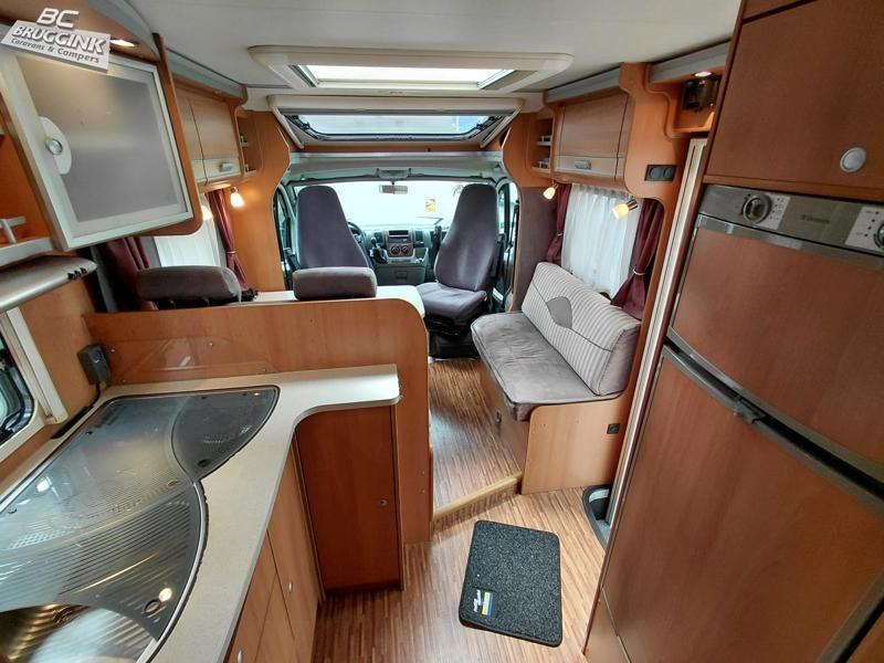 Dethleffs Advantage 6501 B - FRANS BED - B RIJBEWIJS  foto: 9