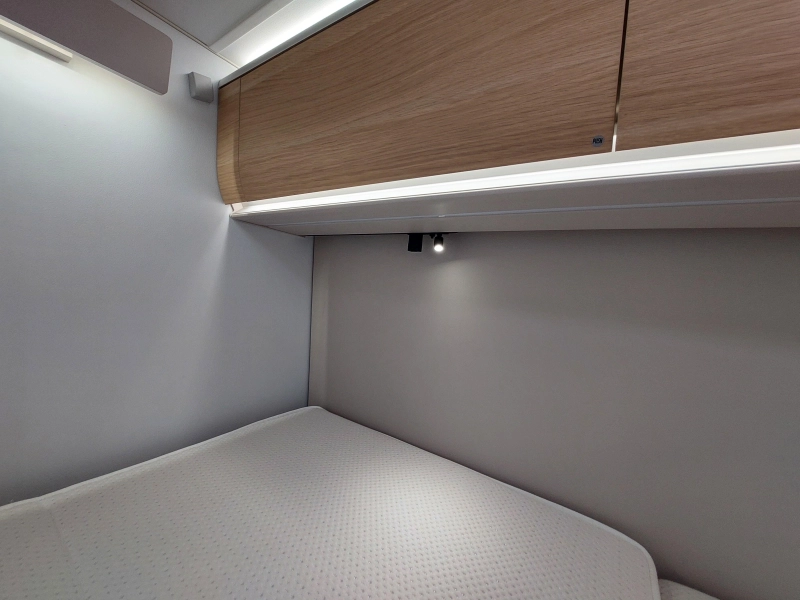 Adria Coral 650 DL Lengtebed/face2face/heavy  foto: 21