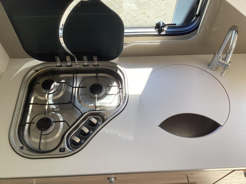 Dethleffs Nomad 530 DR Airco/awning photo: 6