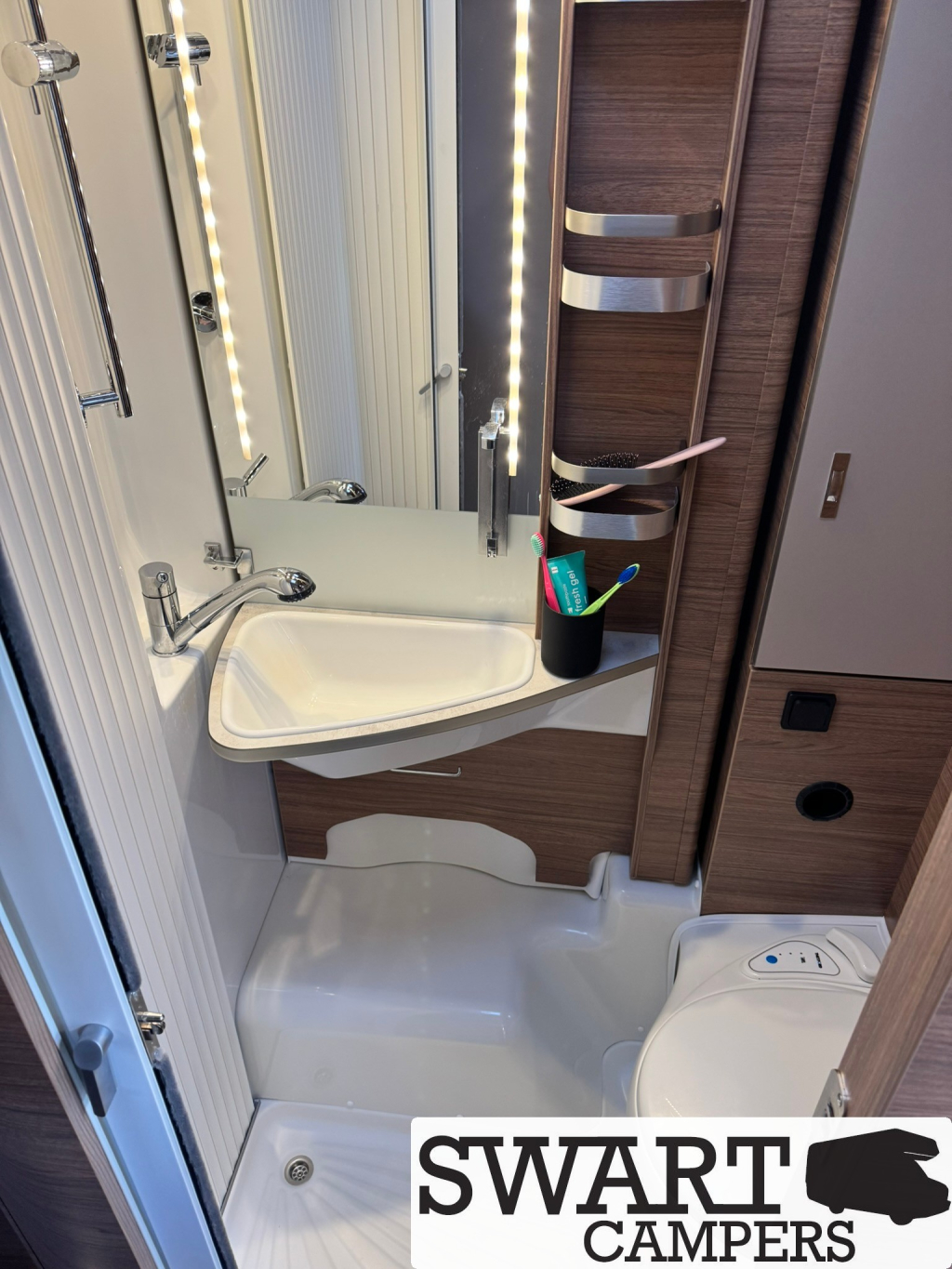 Knaus L!ve TI 650 MEG, Enkele bedden Automaat foto: 14