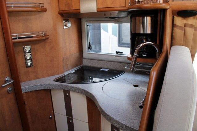 Carthago Chic C Line I 5.0 1e eigenaar Fiat 3.0 liter 160 pk 4250 kg chassis enkele bedden 5 zitplaatsen (122  foto: 33
