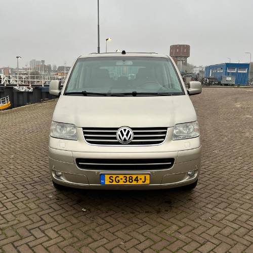 VOLKSWAGEN MULTIVAN TDI 128 KW 2.5 AUT Foto: 1