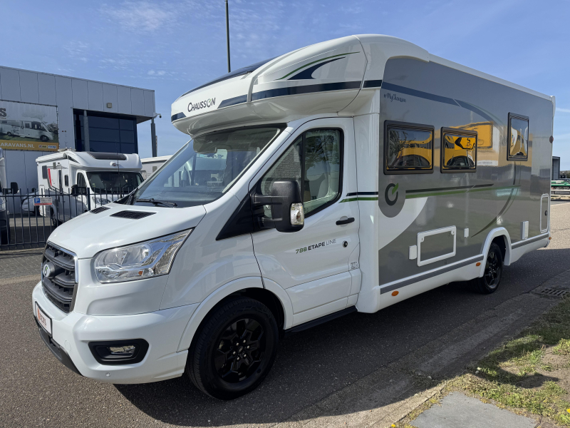 Chausson Etape Line 788 Queen bed drop-down bed photo: 13