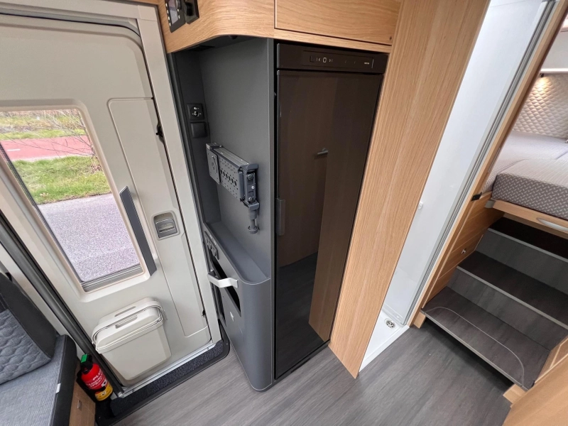 Adria Coral 670 DL 180PS AUT/NAVI/KAMERA Foto: 8