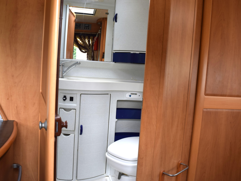 Hymer B584 photo : 16