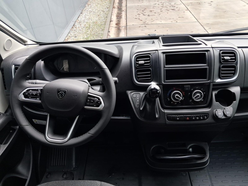 Crosscamp EXPDN T7.4 E - Sehr modern - Navi Foto: 18