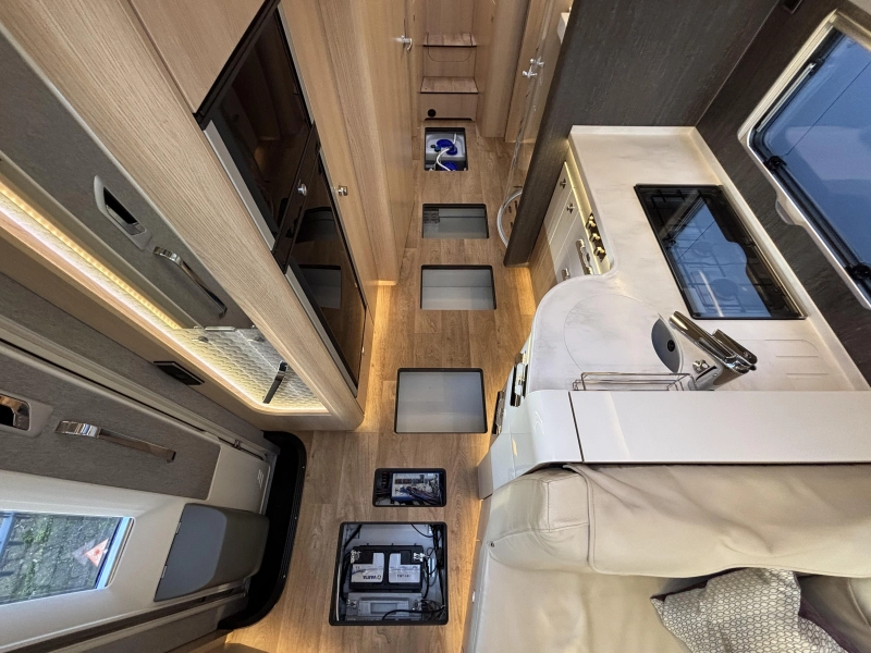 Hymer B ML I 880 Aire acondicionado, antena parab&oacute;lica, autom&aacute;tico foto: 23