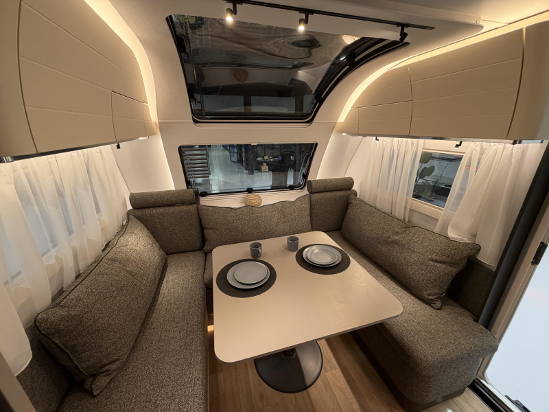 Adria Alpina Modelo 2027 foto: 8